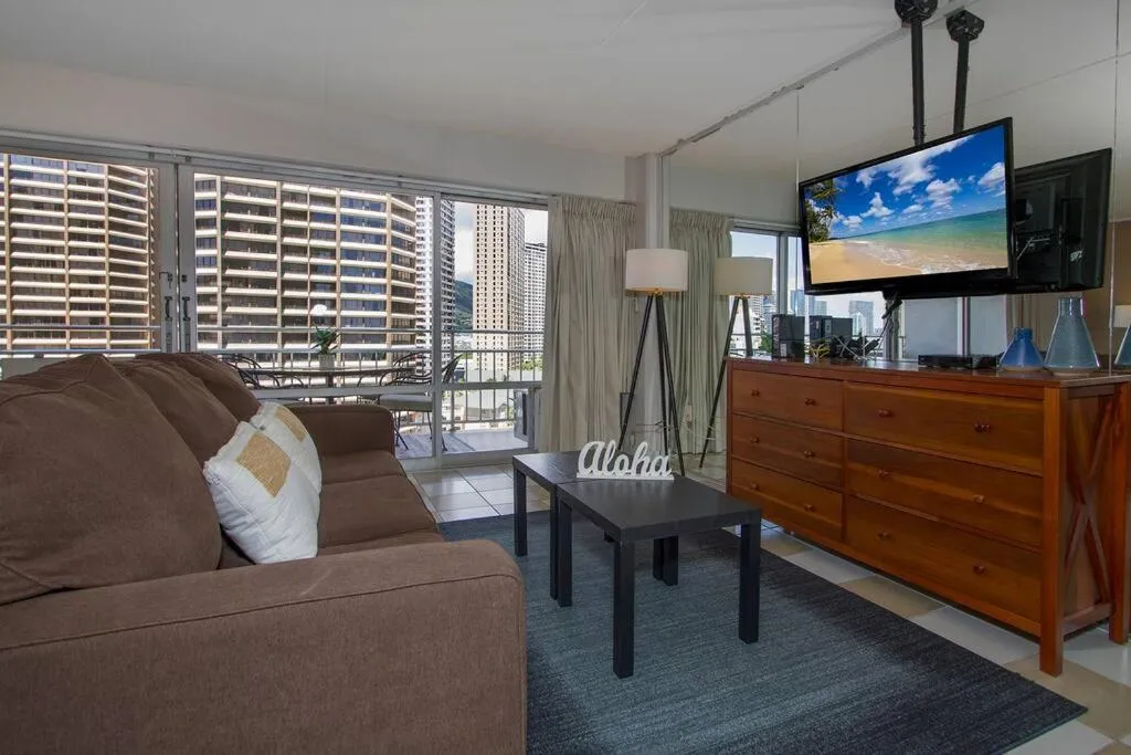 Image 1 of Resort life at a low price- Ilikai Hotel
