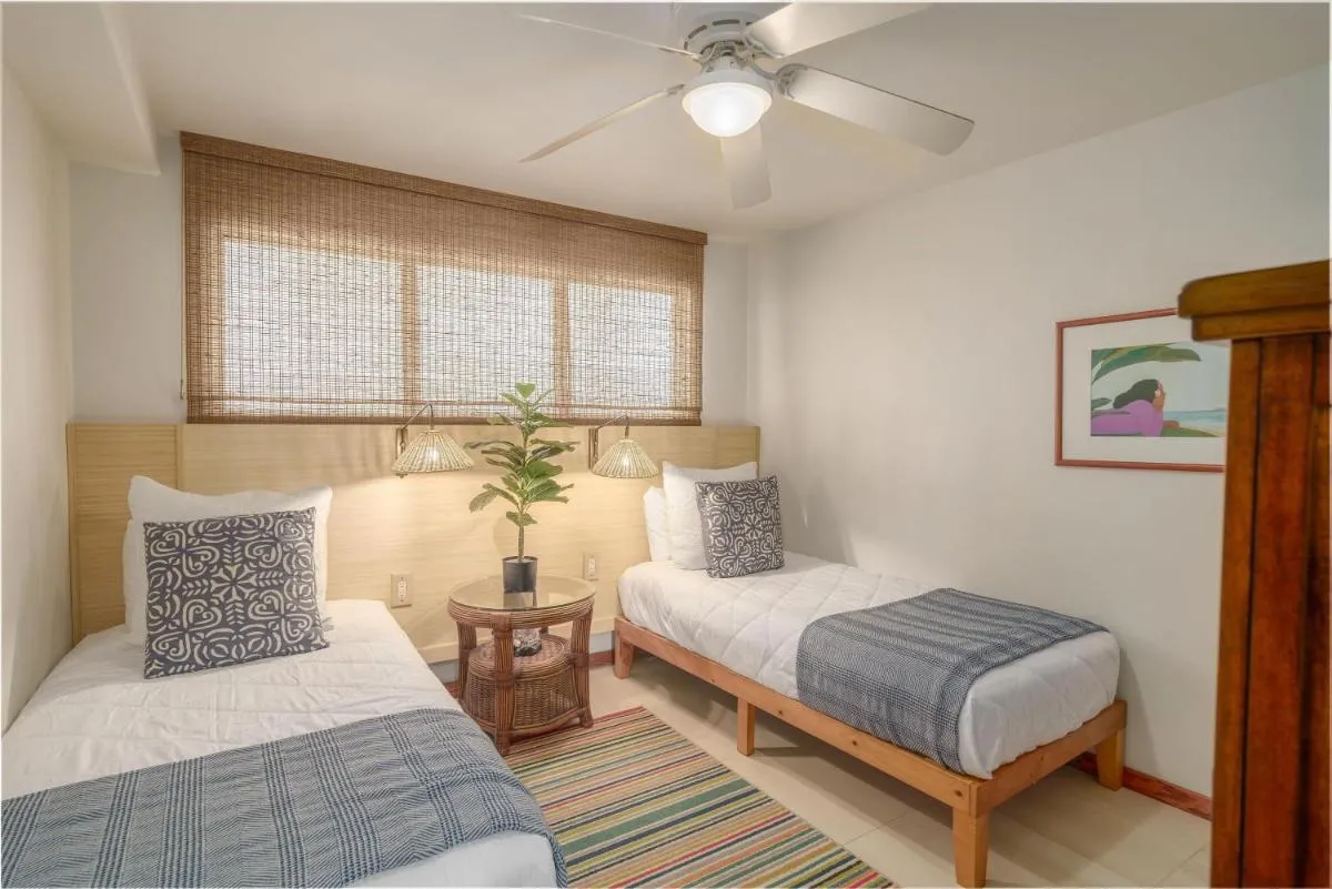 Image 6 of Royal Mauian 615