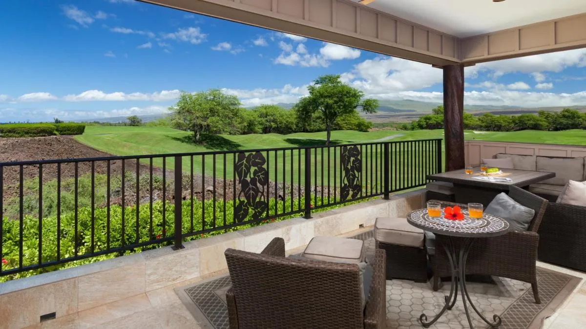 Image 5 of SEA GLASS Stunning 3BR KaMilo Home with Heated Pool and Best View