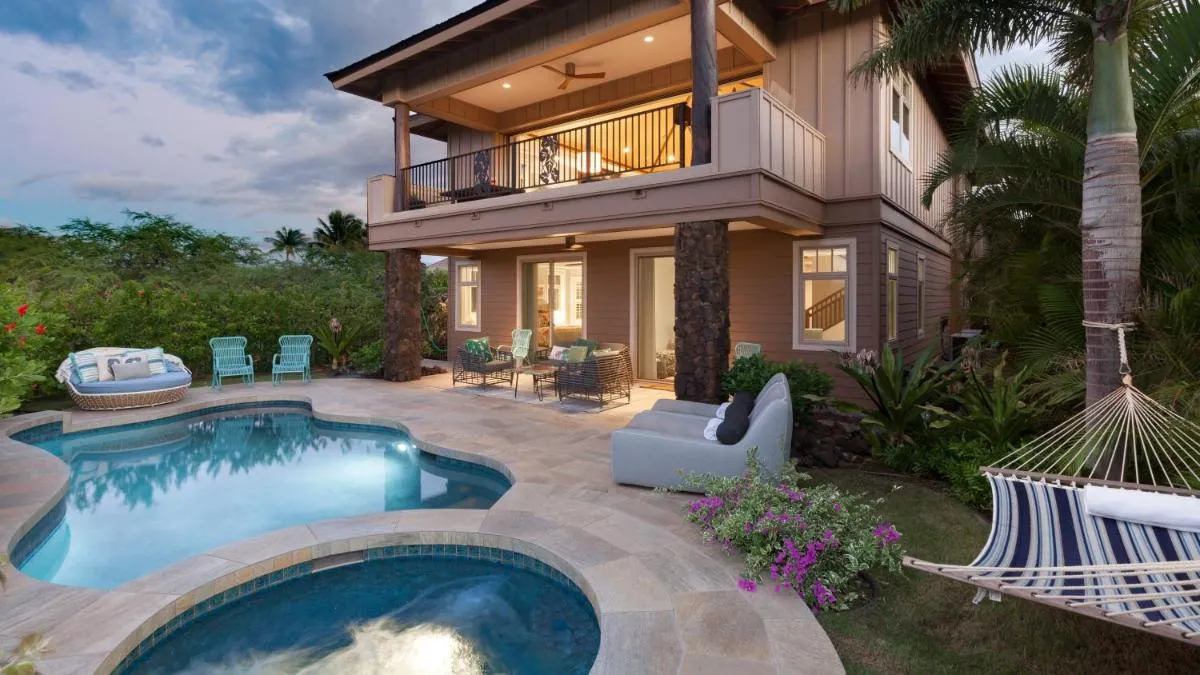 Image 6 of SEA GLASS Stunning 3BR KaMilo Home with Heated Pool and Best View