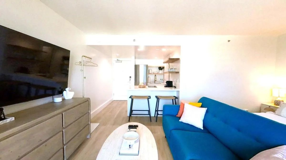 Image 2 of S&N Lux Suite-Free Parking-King Bed-Kitchen-WiFi