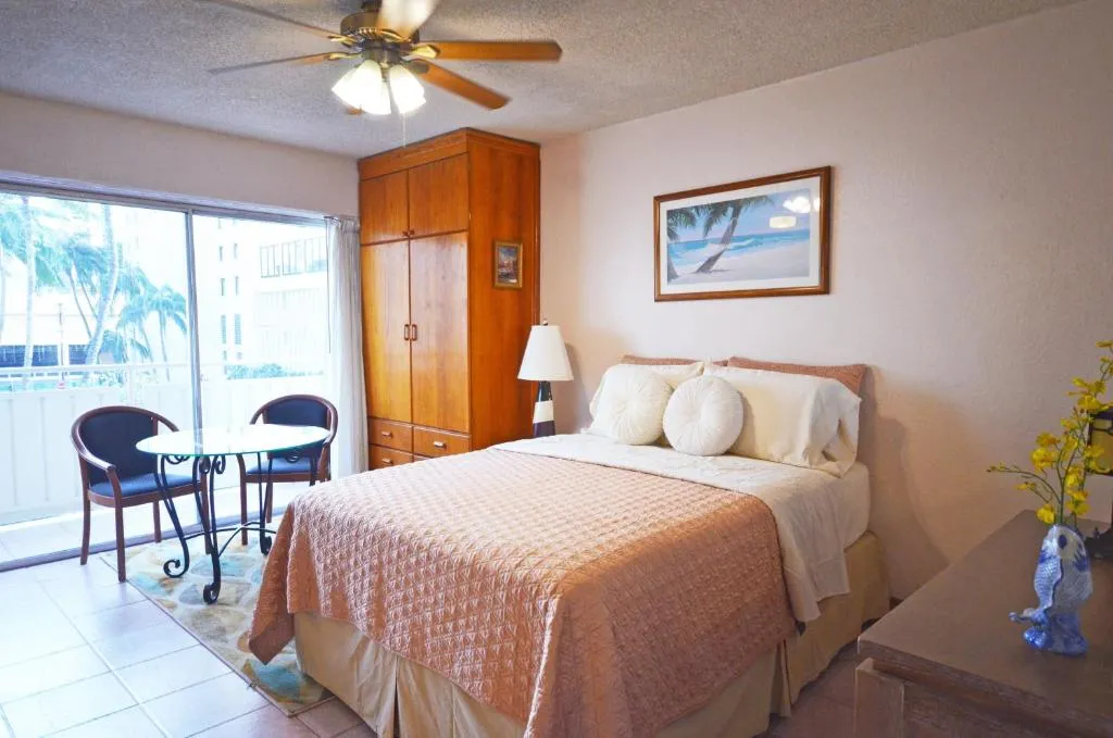 Image of Sea Shore 41 Private Studio in Waikiki, 1 Block to Beach