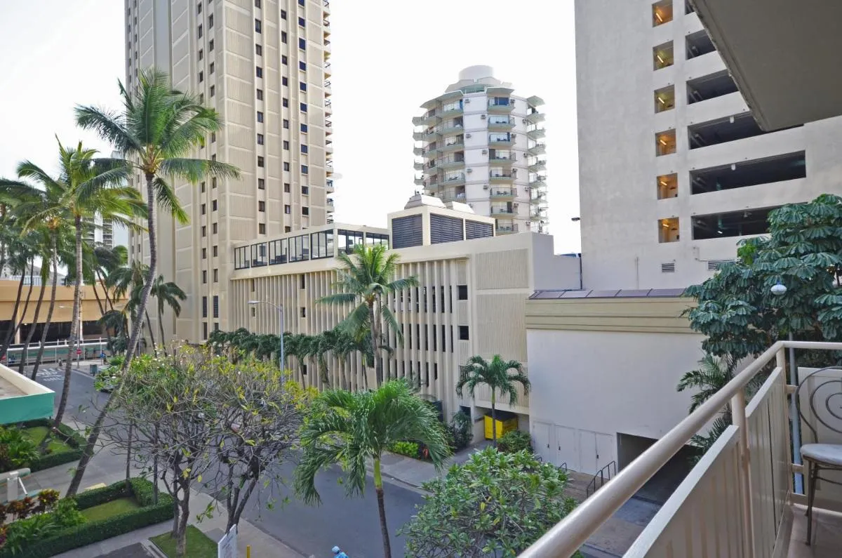 Image 5 of Sea Shore 41 Private Studio in Waikiki, 1 Block to Beach