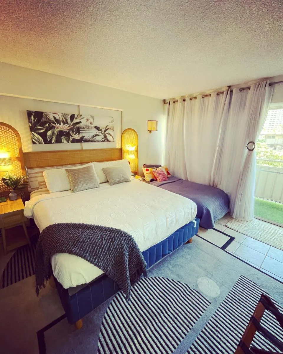 Image 4 of Seashore Waikiki studio 1 block from a beach No Resort Fees
