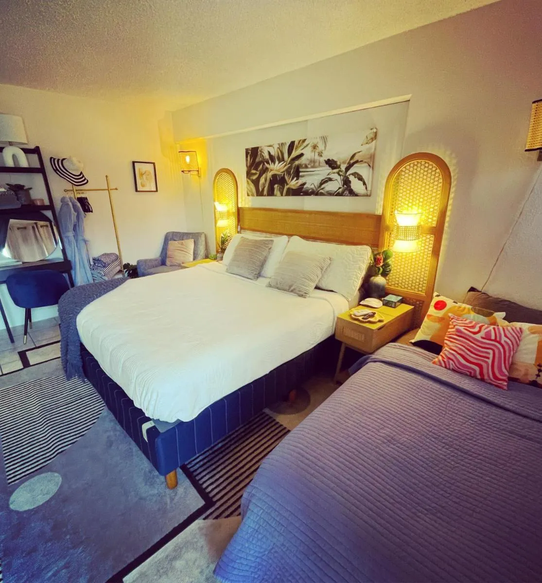 Image 6 of Seashore Waikiki studio 1 block from a beach No Resort Fees