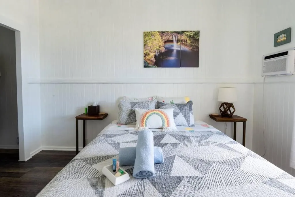 Image 2 of Somewhere over the Rainbow Loft with AC Hilo