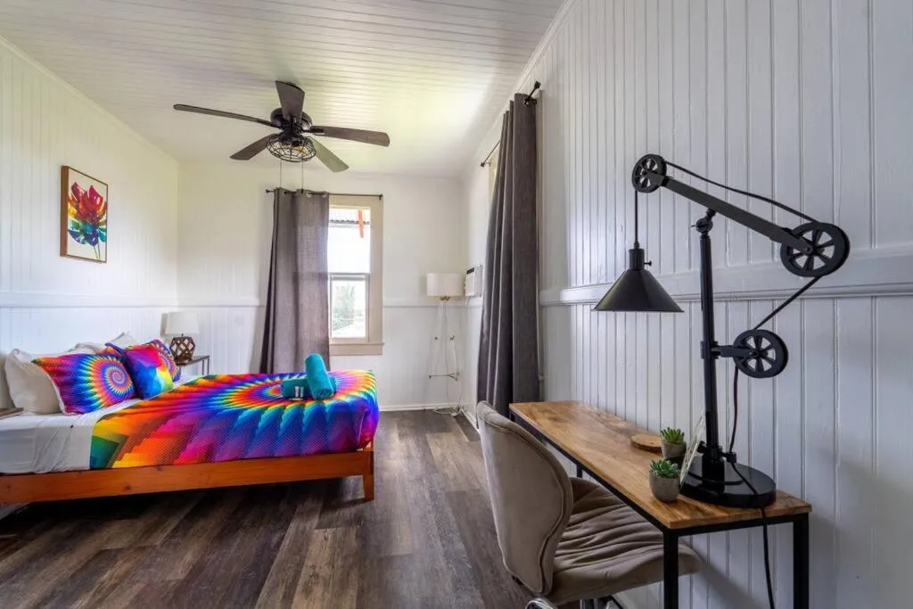 Image 6 of Somewhere over the Rainbow Loft with AC Hilo