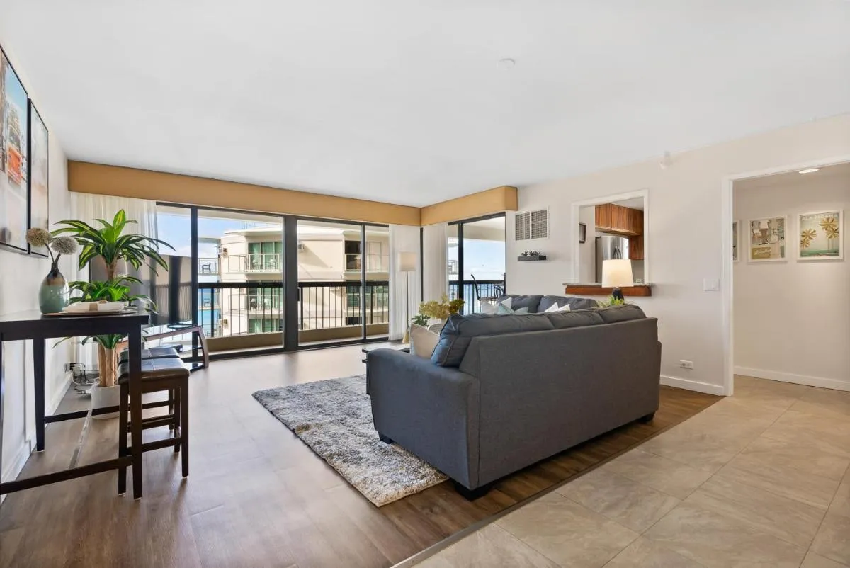 Image 6 of Spacious Waikiki Beach 2BR-Ocean View-Free Parking