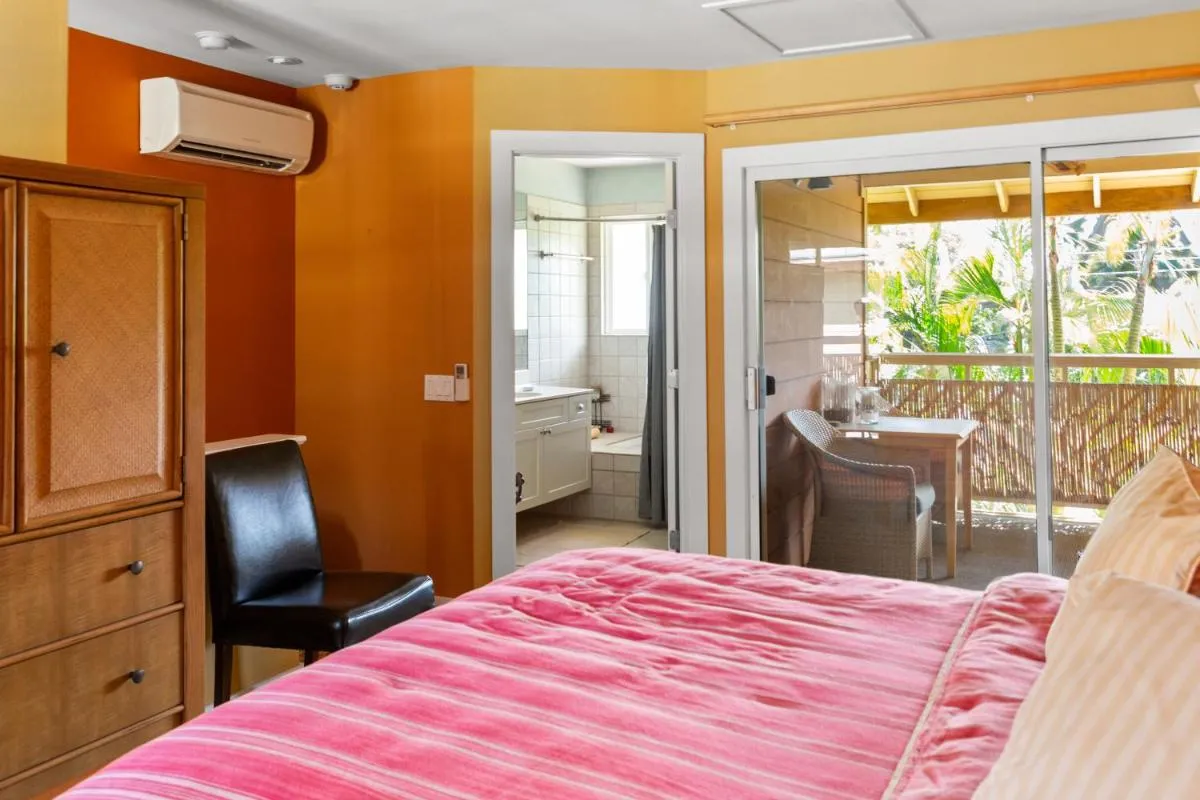 Image 2 of Studio Boutique Resort Across from Beach