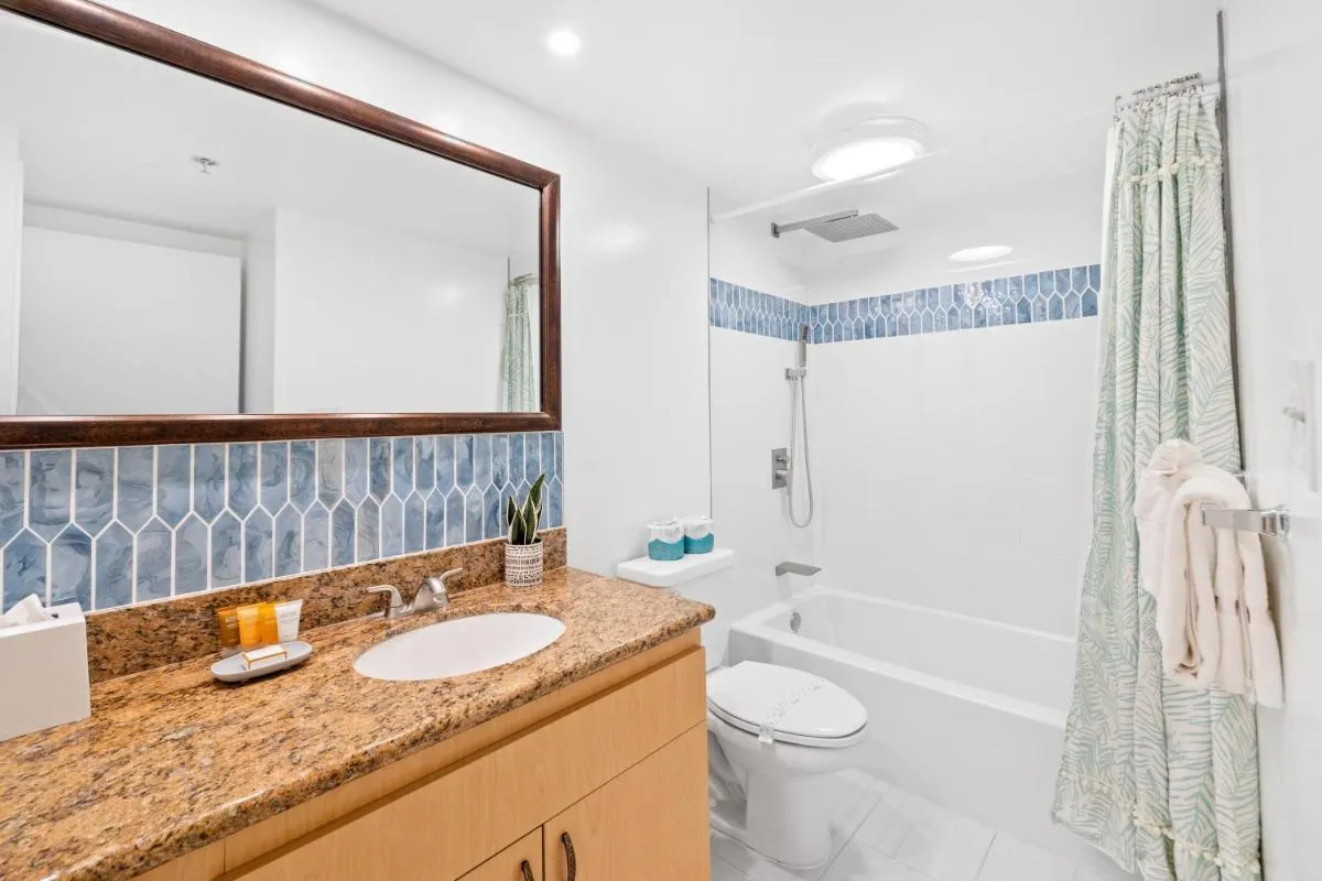 Image 4 of Stunning Mountain View Condo, Near Beach with Parking