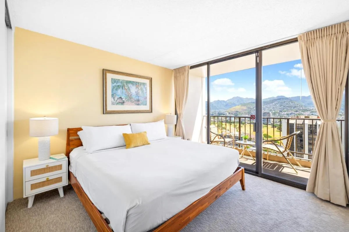 Image 2 of Stunning Mountain View Condo, Near Beach with Parking