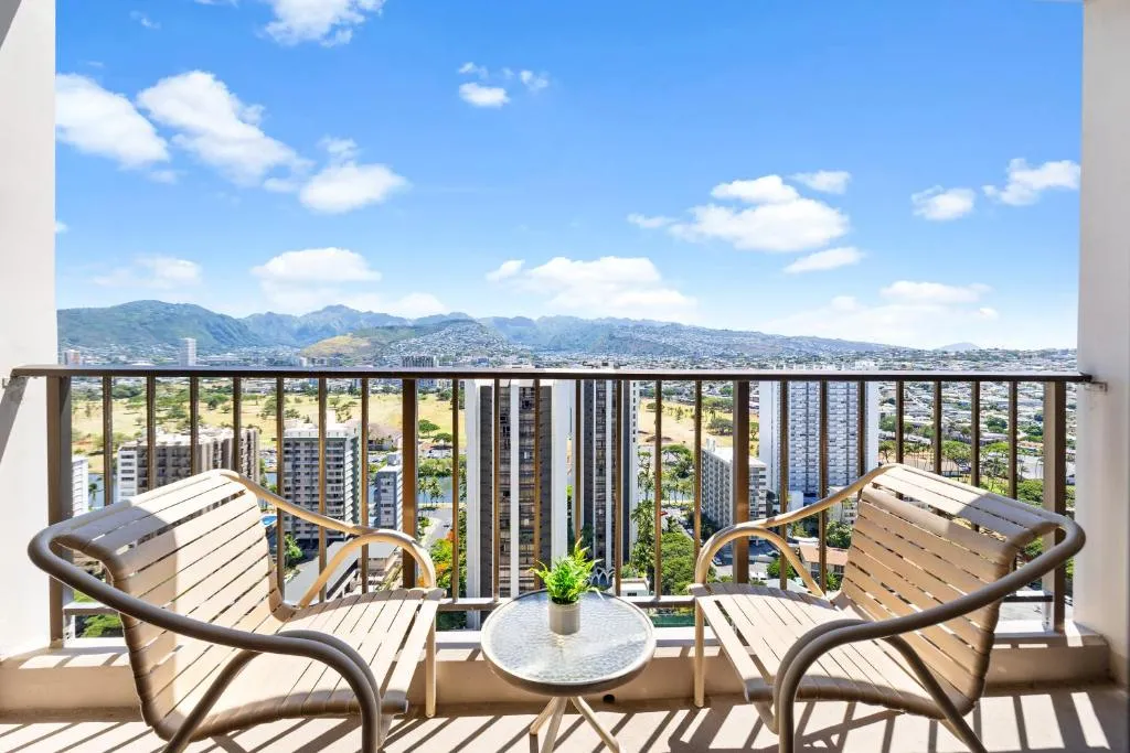 Image of Stunning Mountain View Condo, Near Beach with Parking