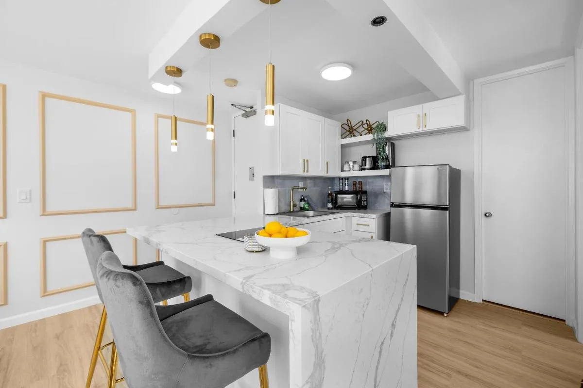 Image 3 of Stylish 1-BR Condo with Breathtaking Ocean Views