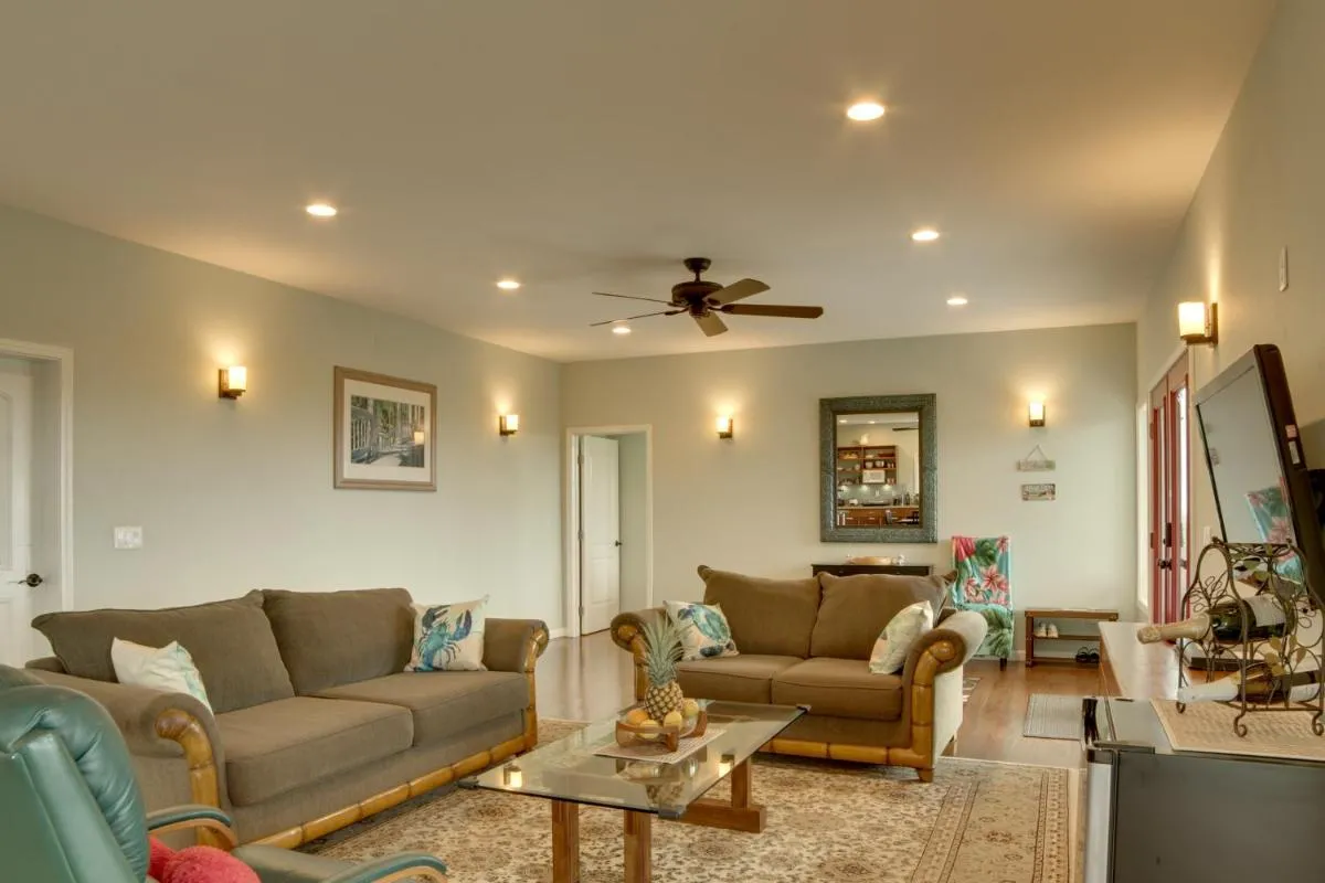 Image 5 of The Aloha Green House Retreat with Ocean Views!