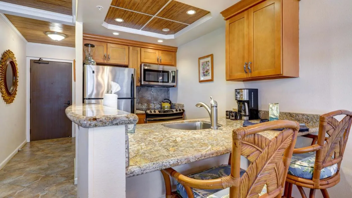 Image 2 of The Whaler Resort: Suite 515~Studio with Stunning Center Courtyard & Ocean Views