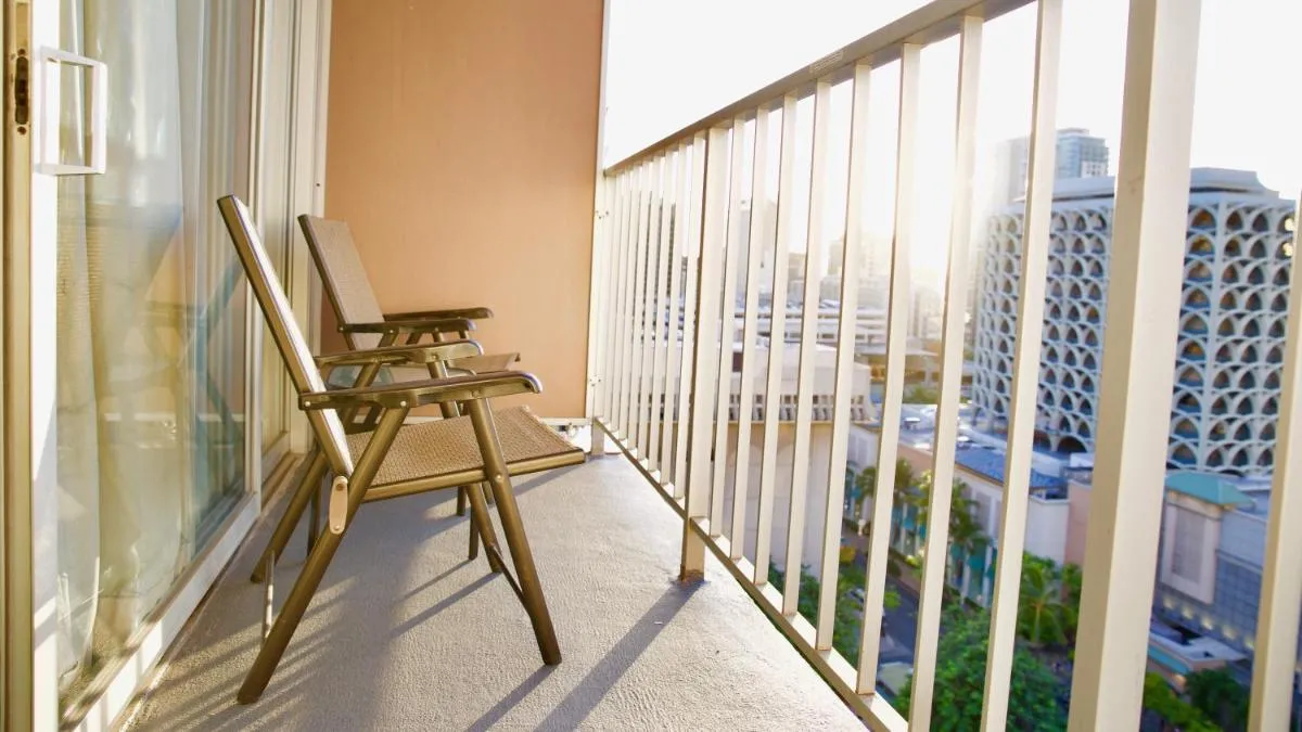 Image 5 of Tropical Studios at Marine Surf Waikiki – FREE PARKING – BEST LOCATION – FULL KITCHEN – SWIMMING POOL