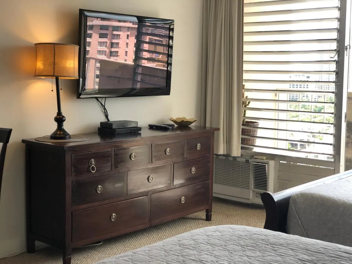 Image 2 of Tropical Studios at Marine Surf Waikiki – FREE PARKING – BEST LOCATION – FULL KITCHEN – SWIMMING POOL