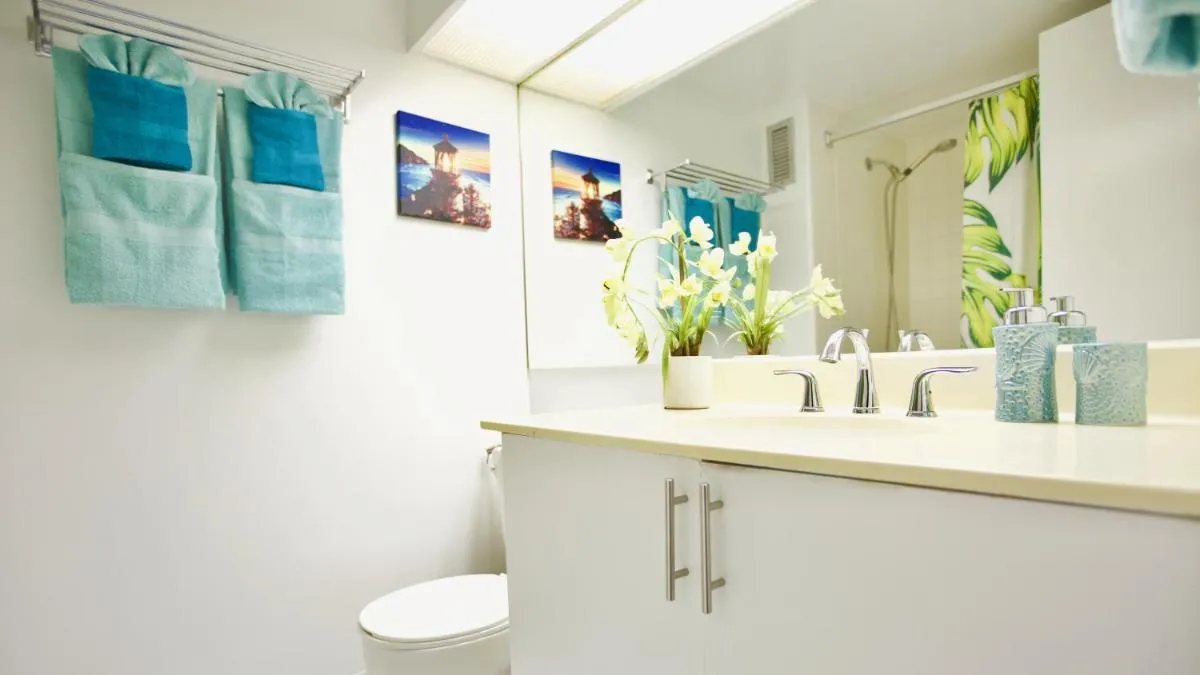 Image 4 of Tropical Studios at Marine Surf Waikiki – FREE PARKING – BEST LOCATION – FULL KITCHEN – SWIMMING POOL