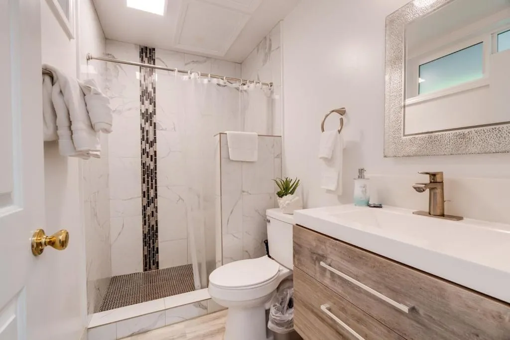 Image 5 of Unit 16 Maui Ohana Modern Studio