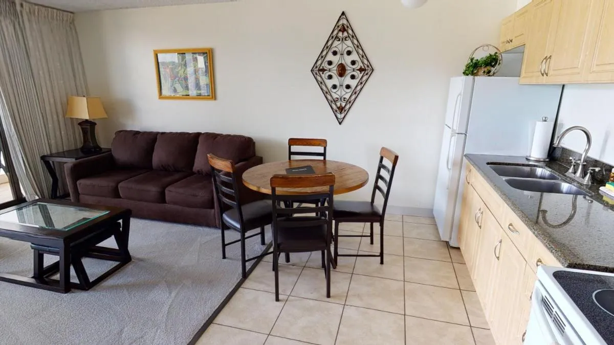 Image 3 of Updated 22nd Floor Waikiki Condo – Free parking & WiFi – Ideal for large family!