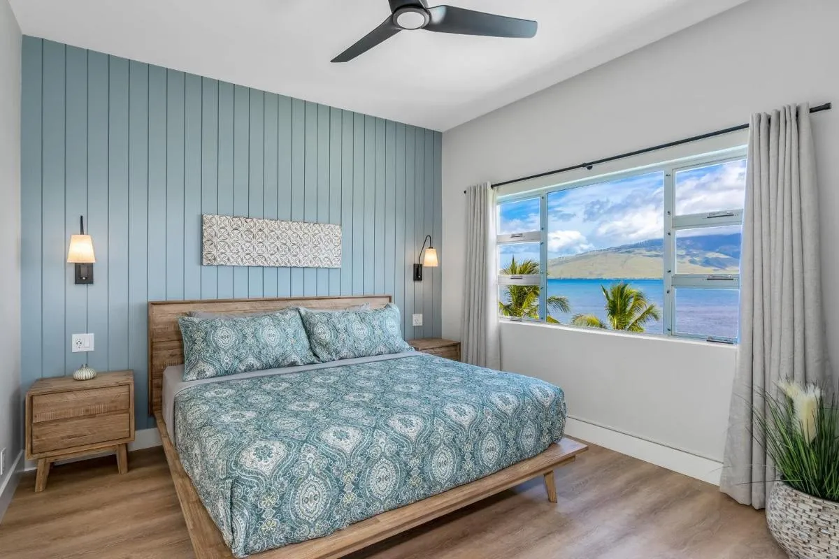 Image 1 of Upscale Oceanfront Penthouse Vistas