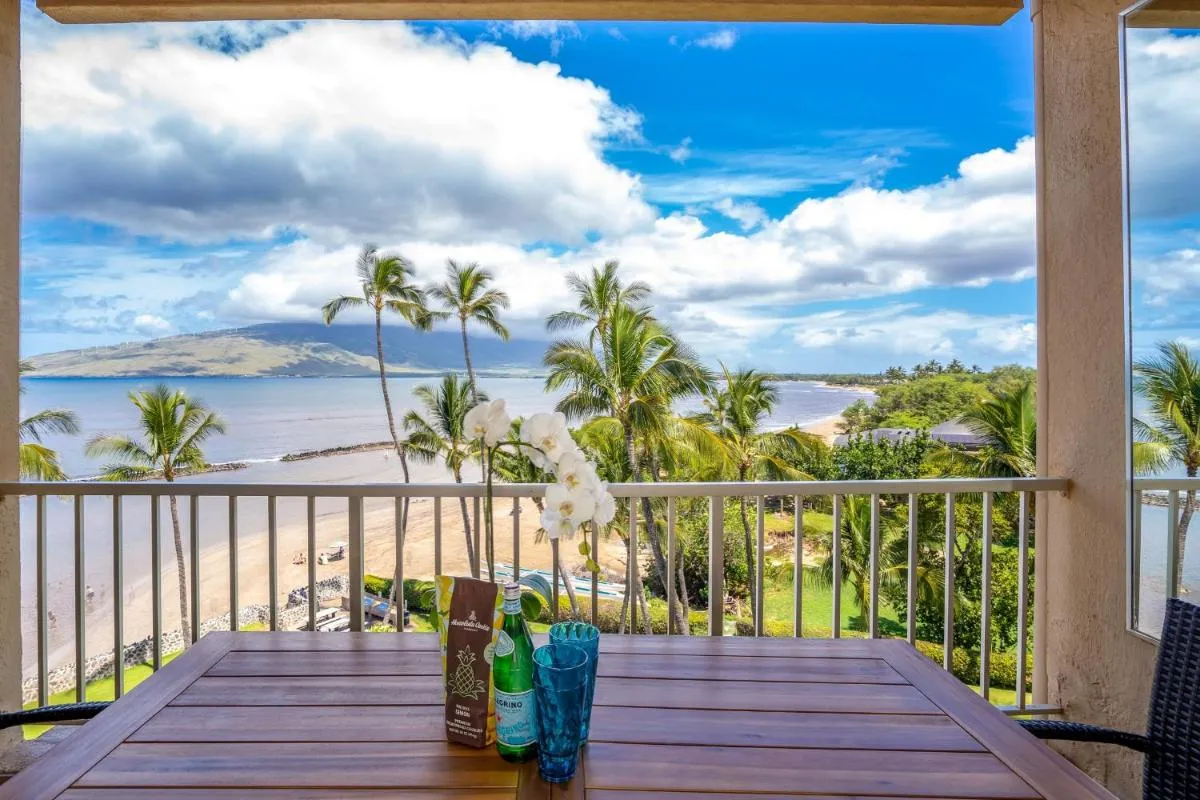 Image 3 of Upscale Oceanfront Penthouse Vistas
