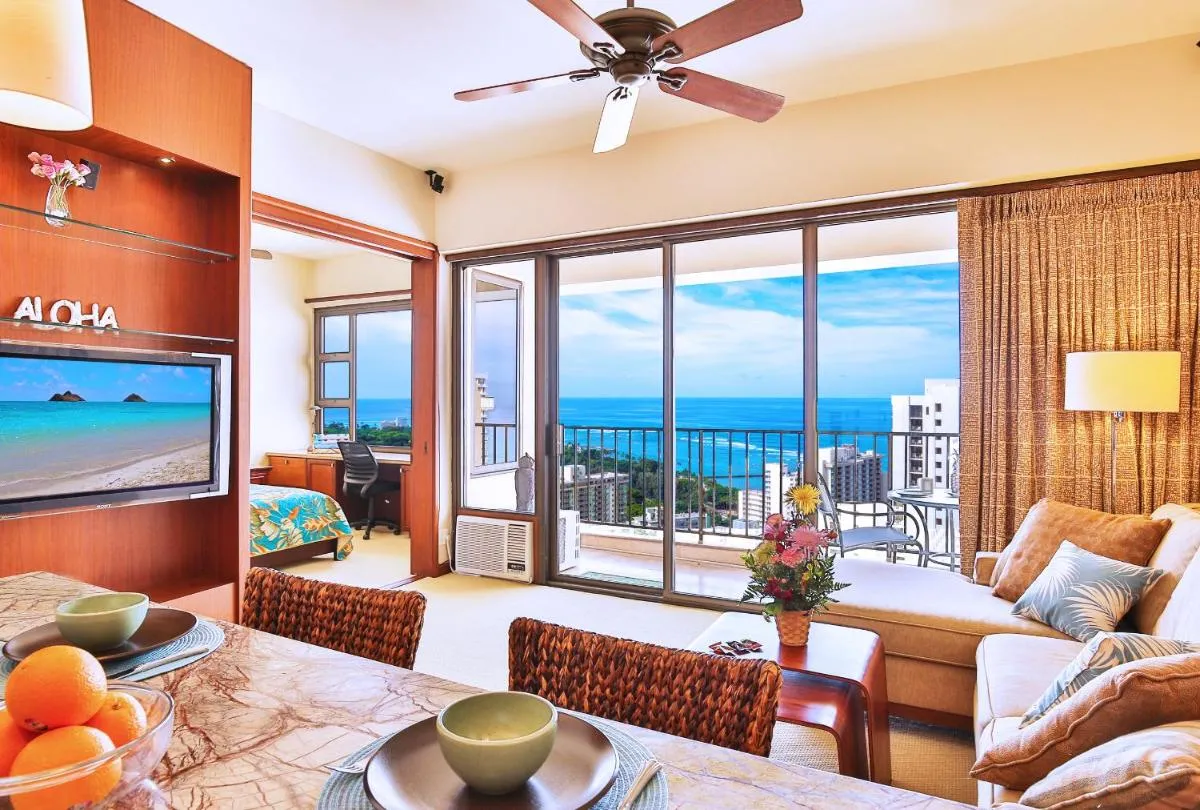 Image 6 of Upscale Penthouse with Ocean Views – Free Parking