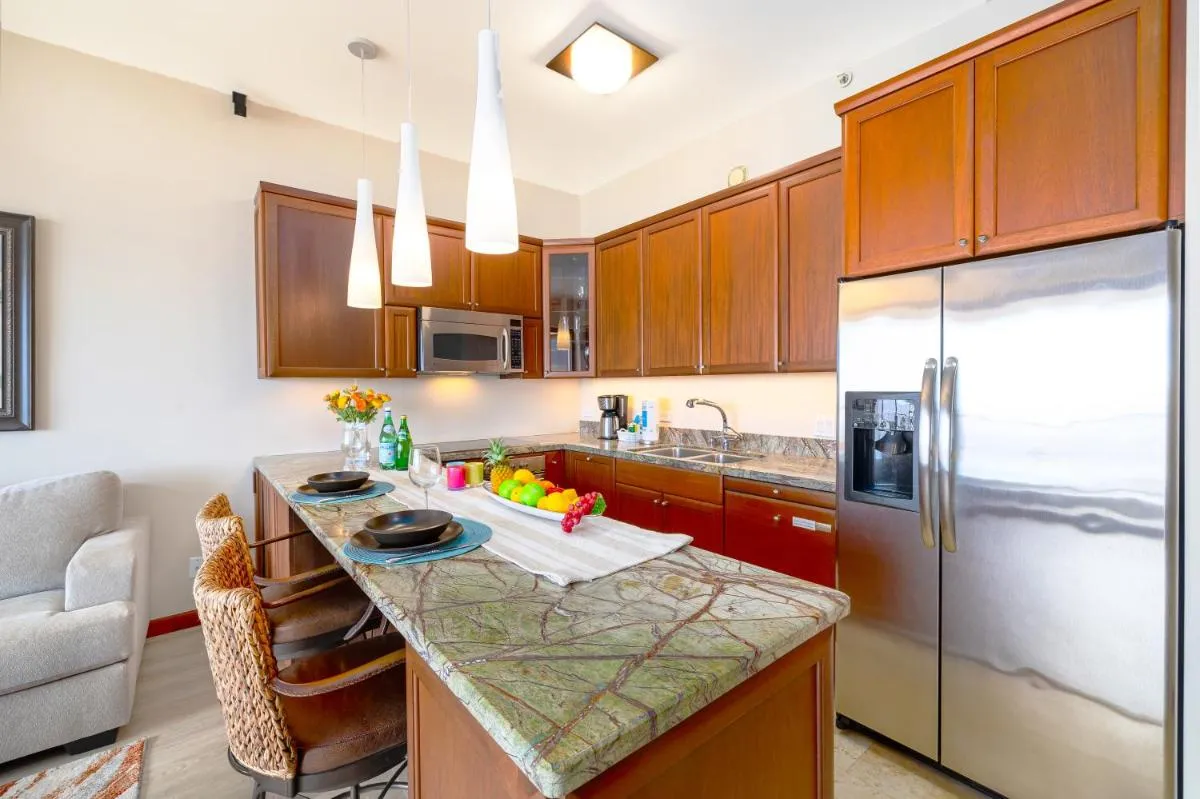 Image 3 of Upscale Penthouse with Ocean Views – Free Parking