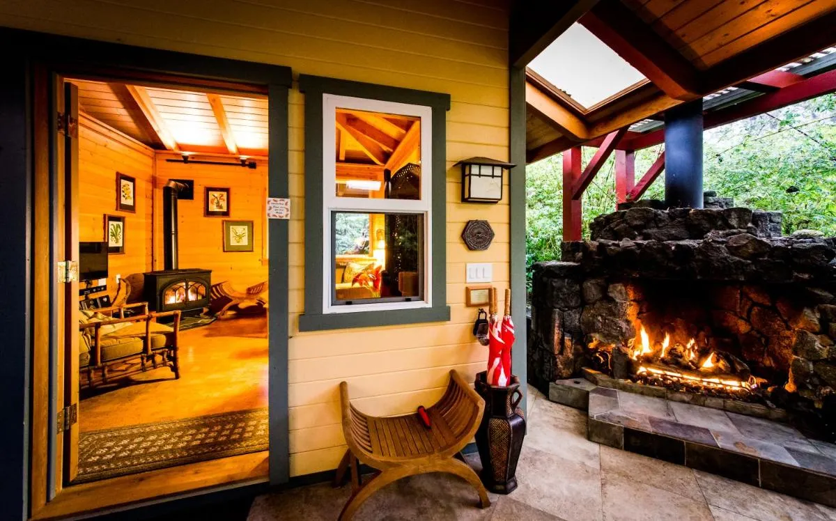 Image 1 of Volcano Mist Cottage