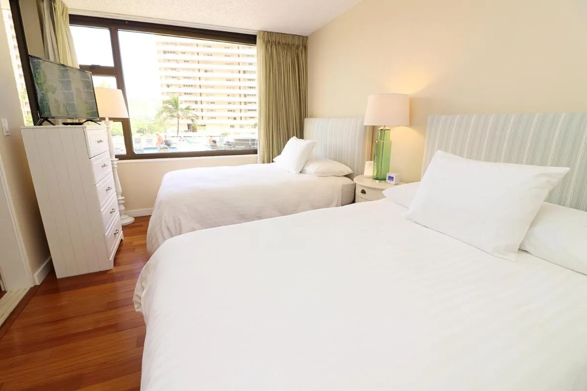 Image 3 of Waikiki 1 Bedroom w/ A/C!