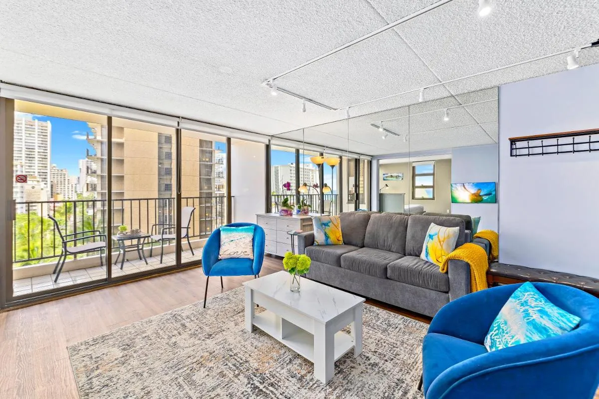 Image 6 of Waikiki Banyan Ocean View Close to Beach with Parking