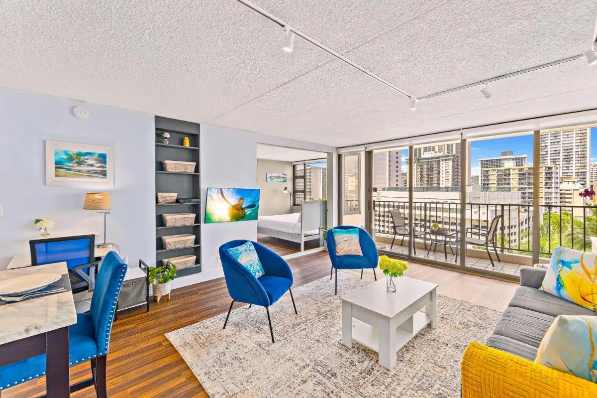 Image 3 of Waikiki Banyan Ocean View Close to Beach with Parking
