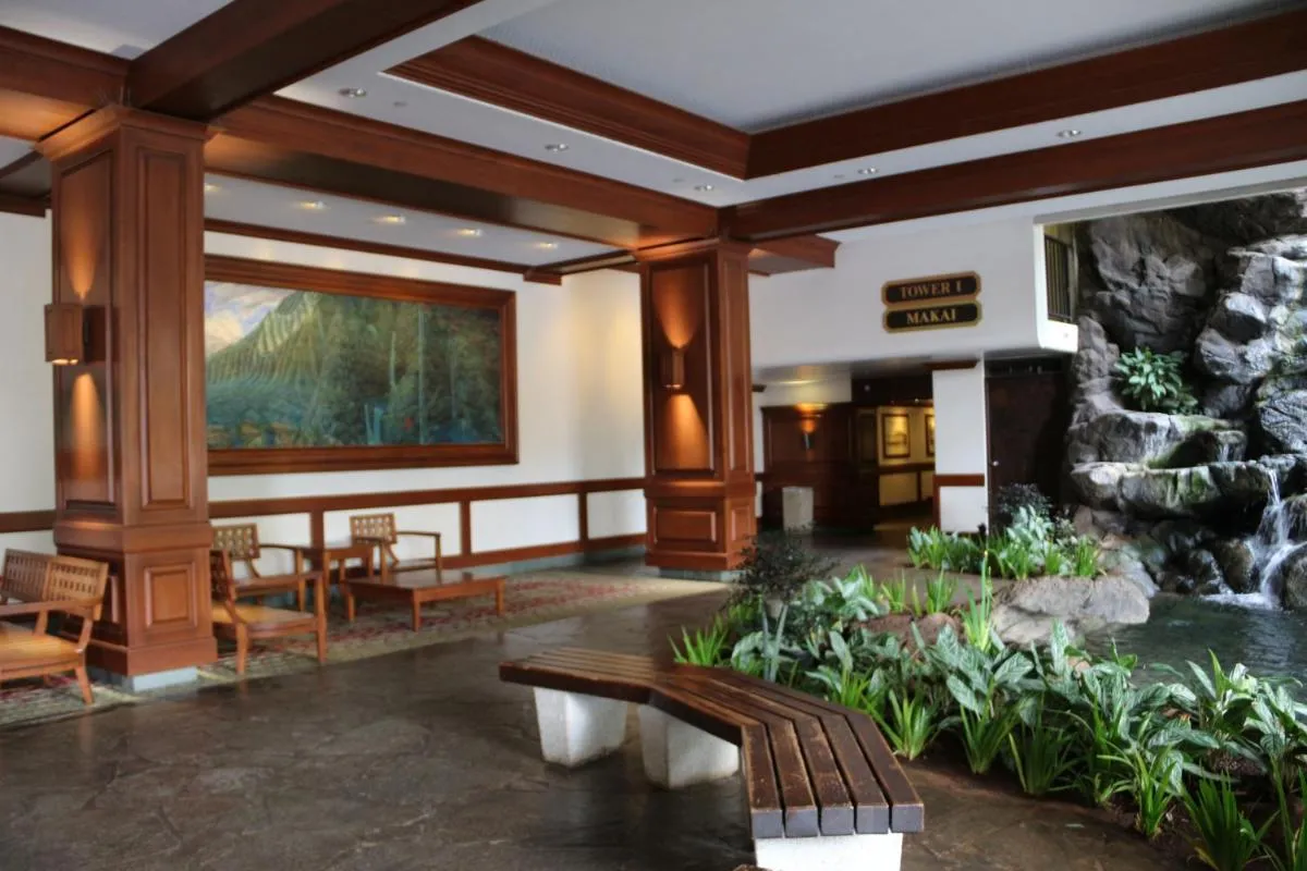 Image 4 of Waikiki Banyan T1-3106