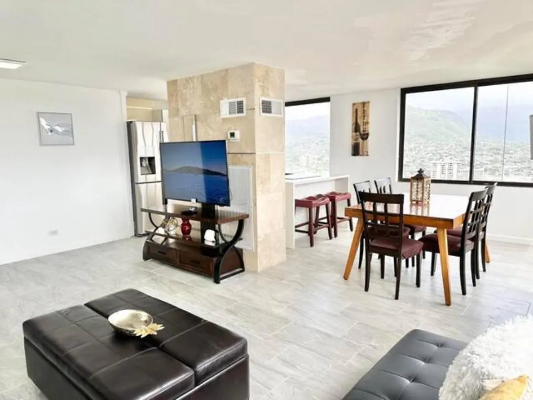 Image 4 of Waikiki Ocean View Penthouse 2/2 bdr/bath