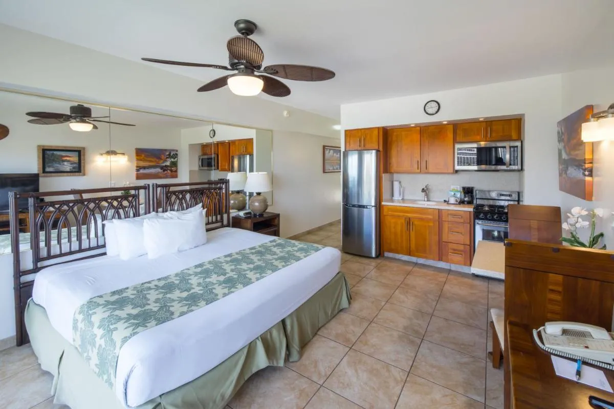 Image 6 of Waikiki Shore by OUTRIGGER