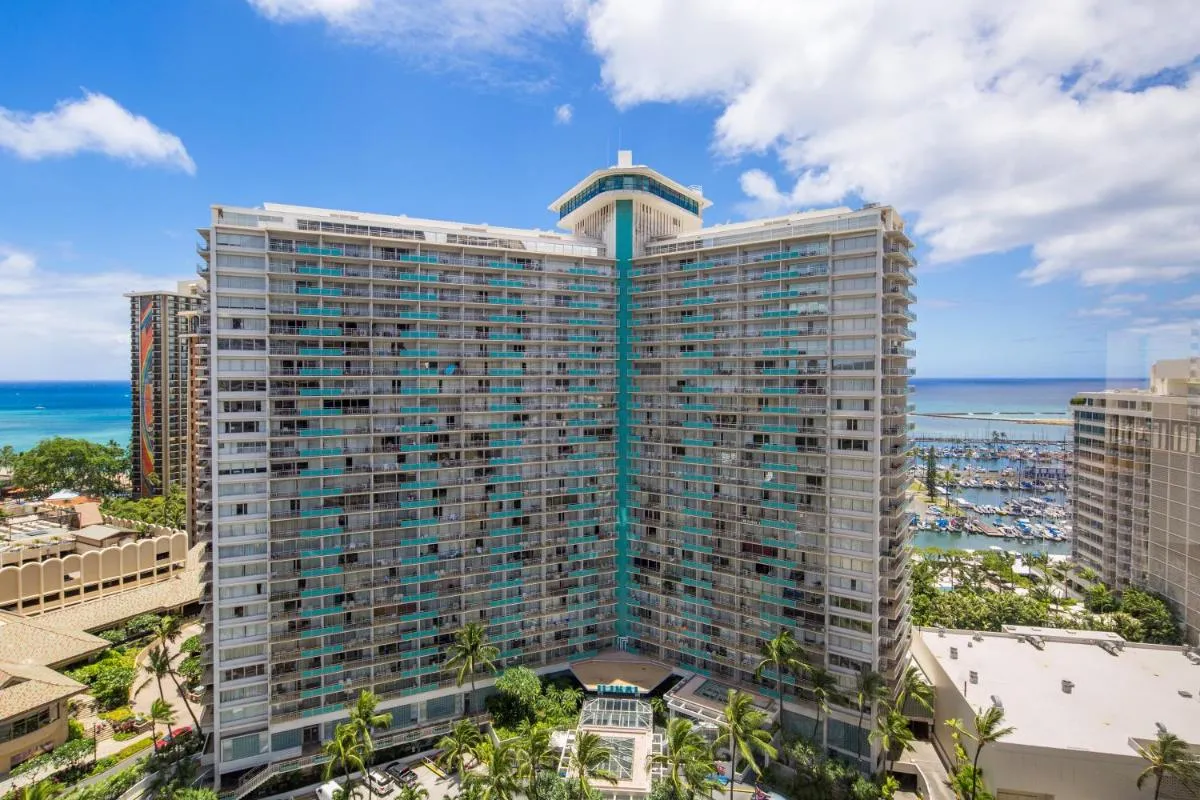 Image 3 of Waikiki Timeshare 77