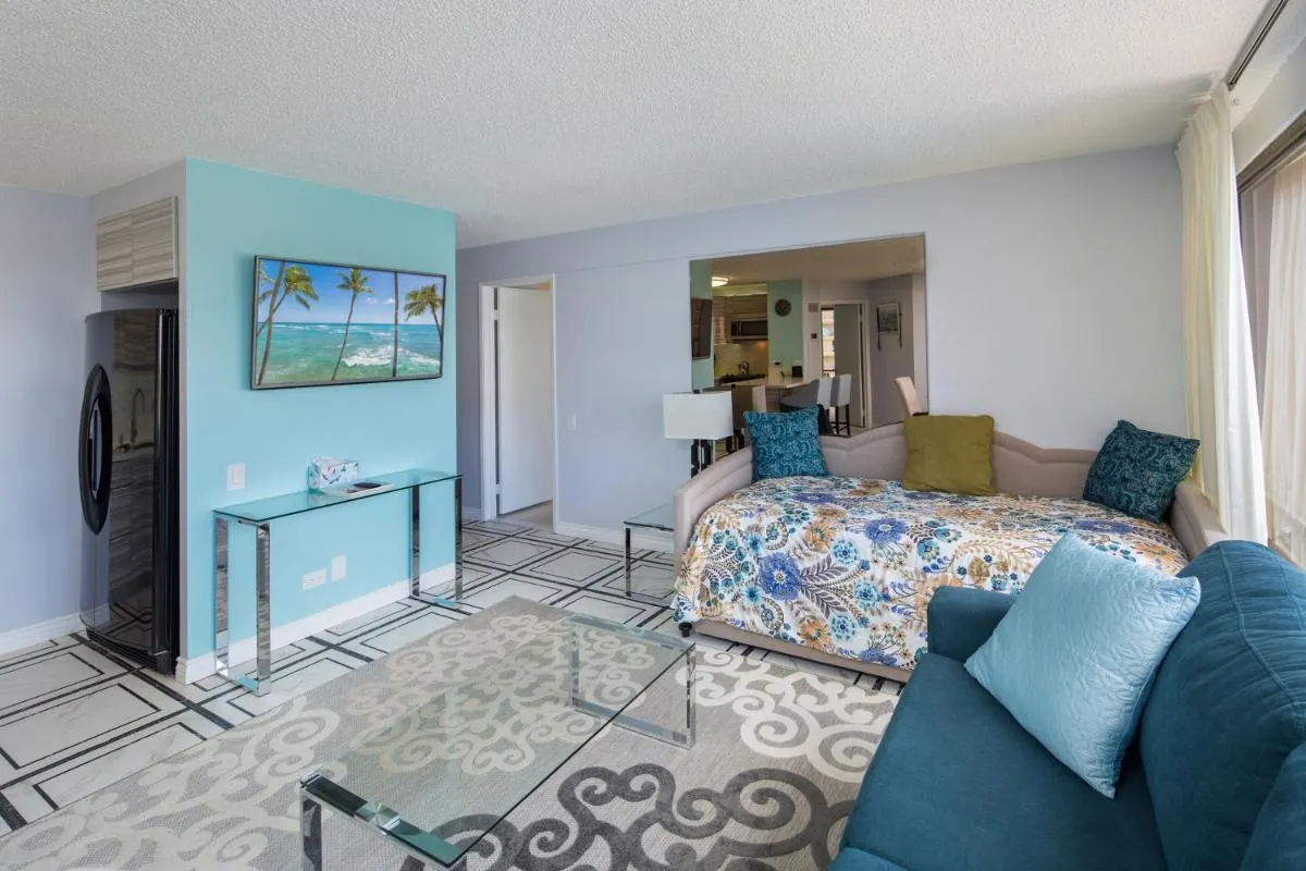 Image 4 of Waikiki Timeshare 77
