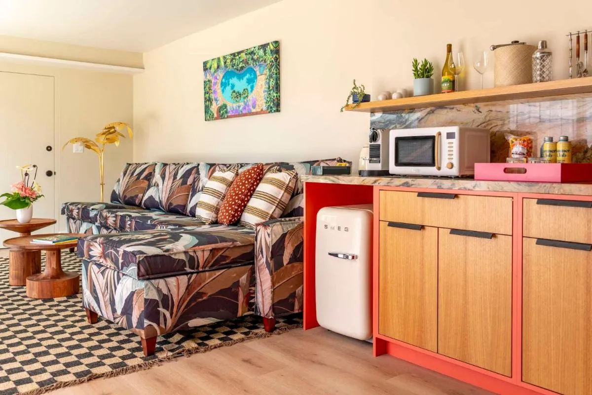 Image 5 of Wayfinder Waikiki – Voted Top 10 Best Hotels in Hawaii!