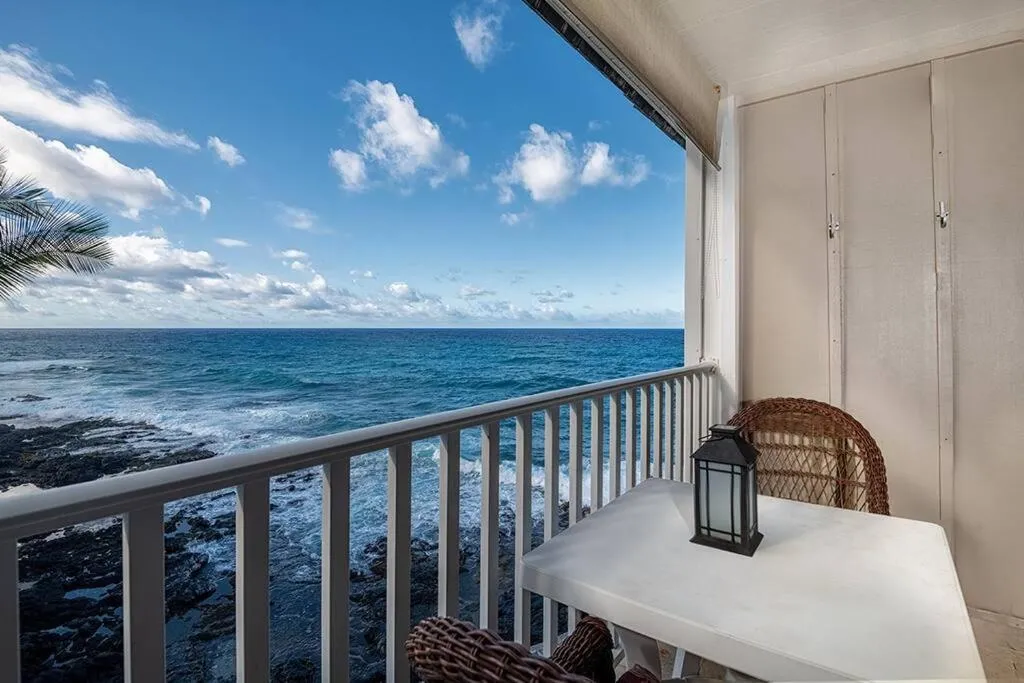 Image of Wonderful Modern Oceanfront Condo – Hale Kona Kai 408 by Casago Kona