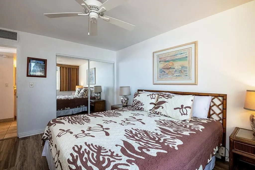 Image 4 of Wonderful Modern Oceanfront Condo – Hale Kona Kai 408 by Casago Kona