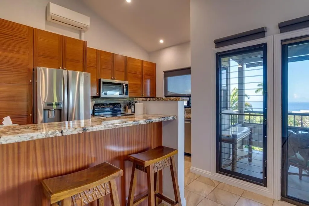 Image 1 of Wonderful Wailea Condo with Lanai Water Views