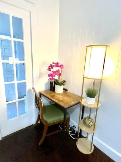 Image 4 of YOUR HILO HOMEBASE – Lovely 3 Bedroom in Heart of Hilo with AC!