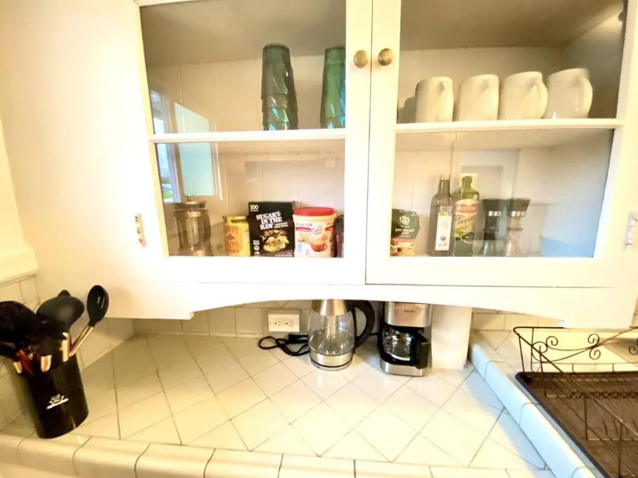 Image 1 of YOUR HILO HOMEBASE – Lovely 3 Bedroom in Heart of Hilo with AC!