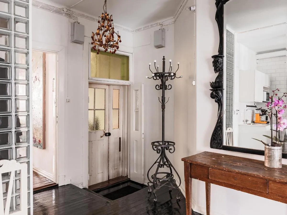 Image 6 of Artist Apartment Susi