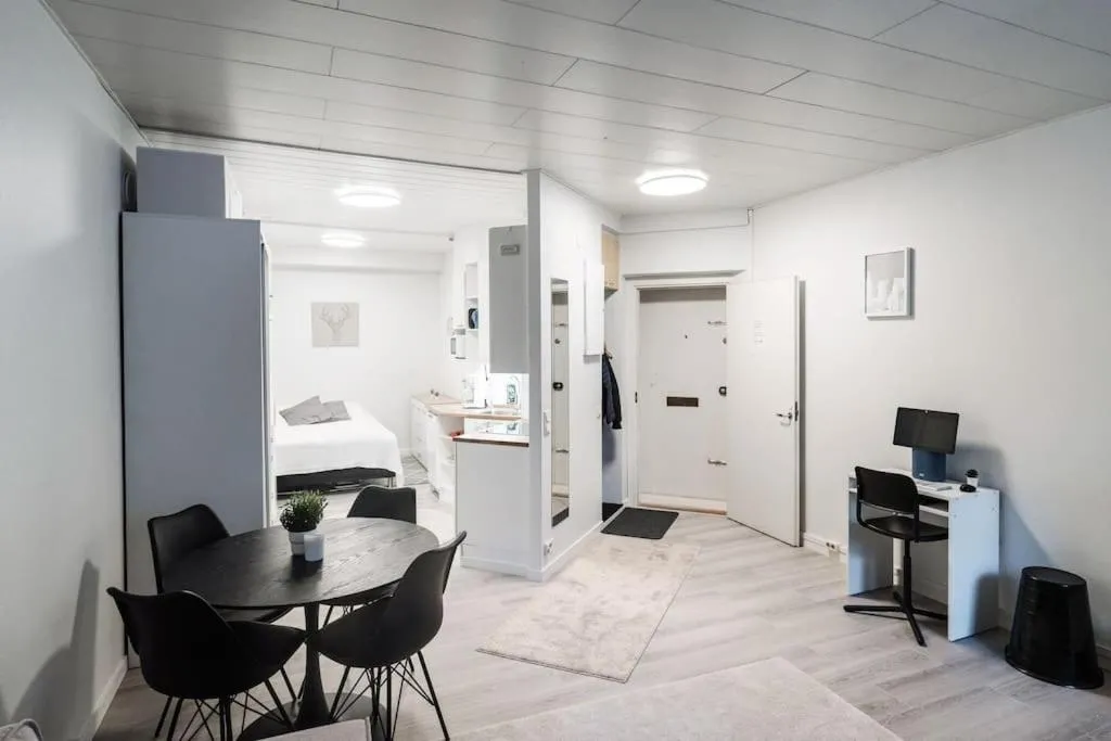 Image 6 of Cozy roomy studio flat next to tram stop @ Kallio