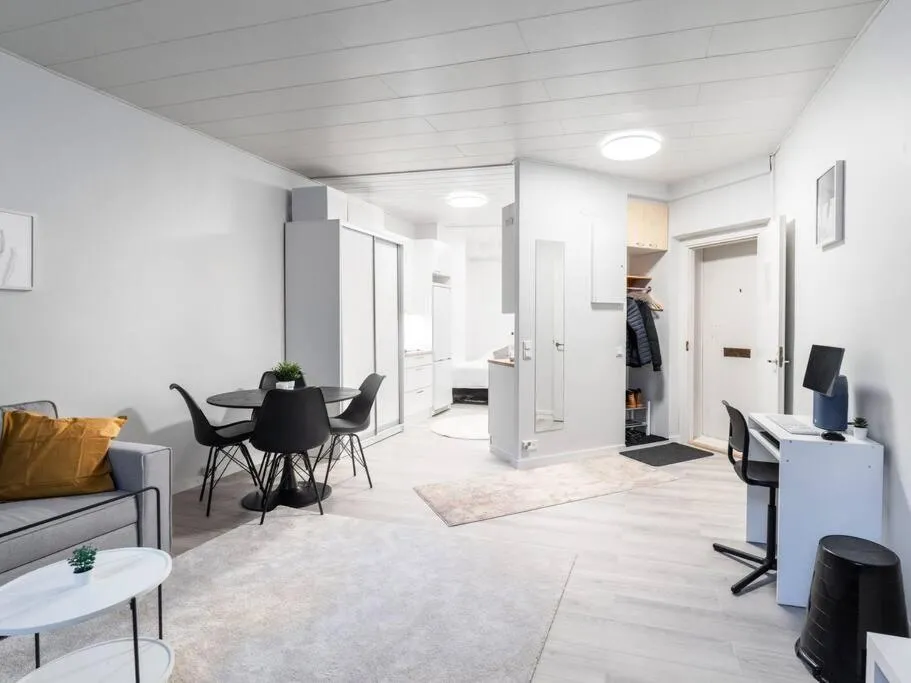 Image 4 of Cozy roomy studio flat next to tram stop @ Kallio