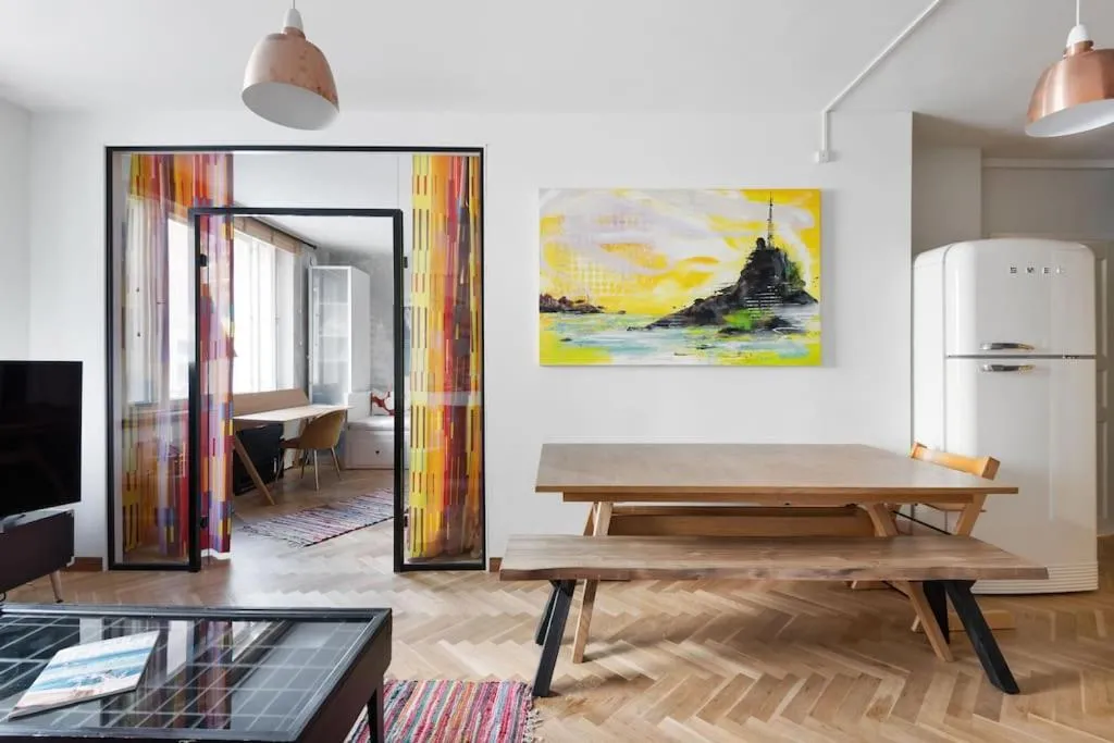 Image 4 of De Lux apartment! Great location! Bohemic getaway!