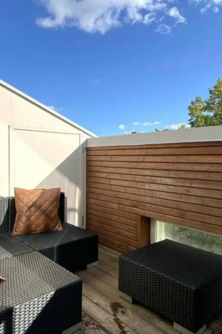 Image 2 of Elegant Penthouse Loft – Center