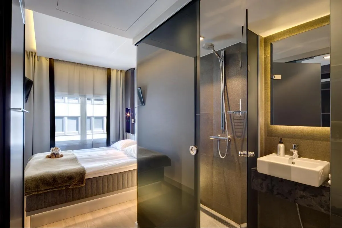 Image 2 of GLO Hotel Art