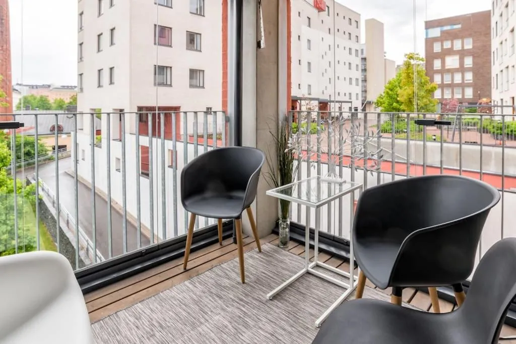 Image 5 of Kotimaailma – Avara ja valoisa kolmio saunalla lähellä Helsingin keskustaa